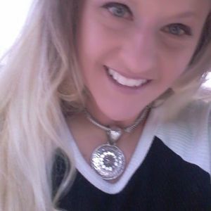 Meet your Posher, Kay